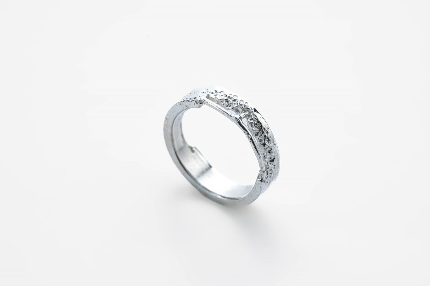 RAW-28 Ring